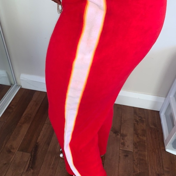Vintage hooded red velvet jumpsuit - Picture 3 of 4